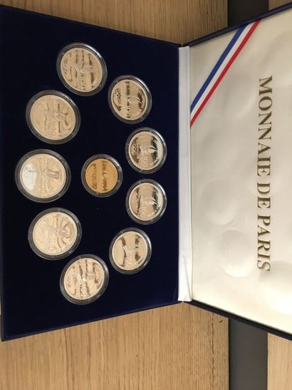 null PARIS CURRENCY. Olympic Games of Albertville, 1992. Box of 10 coins including...