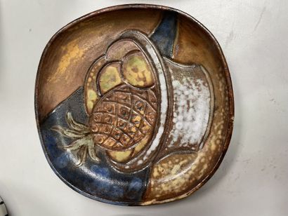 null Lot including : 

- Alexandre Kostande earthenware plate enamelled polychrome...