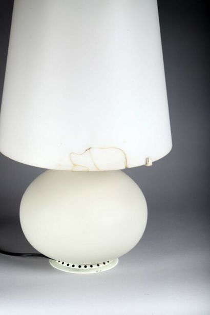 null Max INGRAND (1908-1969) & FONTANA ARTE

Lampe de salon modèle « 1853 » en verre...