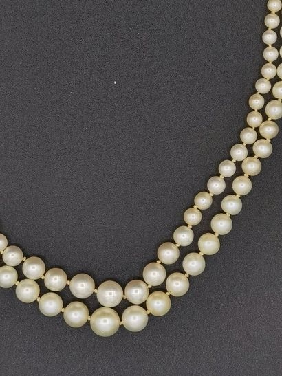 null ERRATUM Poids brut : 22,9 g et masse des perles : 8,7 g /// COLLIER de deux...