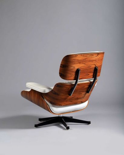 null Charles (1907-1978) et Ray EAMES (1912-1988).

Fauteuil modèle « Lounge chair...