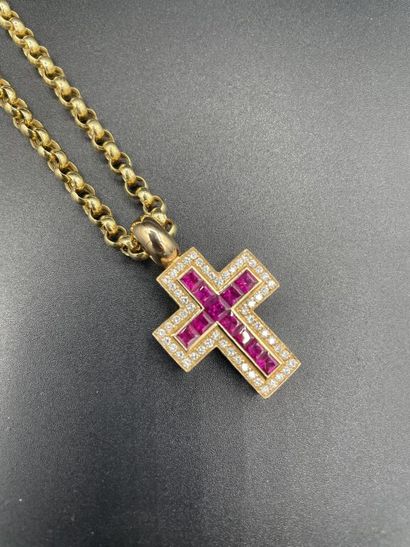 null Pasquale BRUNI.

PENDENTIF croix en or rose 750 mm (18K) creuse repercée de...