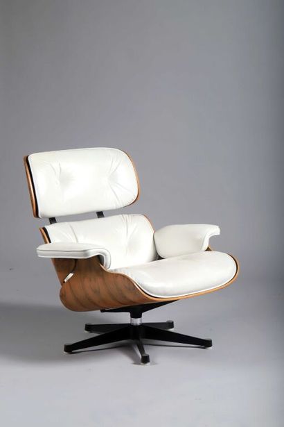 null Charles (1907-1978) et Ray EAMES (1912-1988).

Fauteuil modèle « Lounge chair...