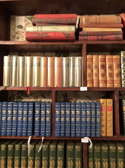 null Un lot de livres brochés et reliés dont 11 Pléiades (Madame de Sévigné-Montaigne-Georges...