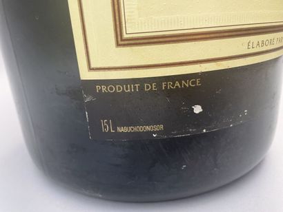 null Taittinger. Souvenir d'un nabuchodonosor (15L) de champagne brut.

Etiquette...