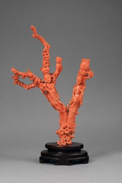 null 
ERRATA PETITS ECLATS /// CHINE.




Groupe en corail sculpté orange pâle représentant...
