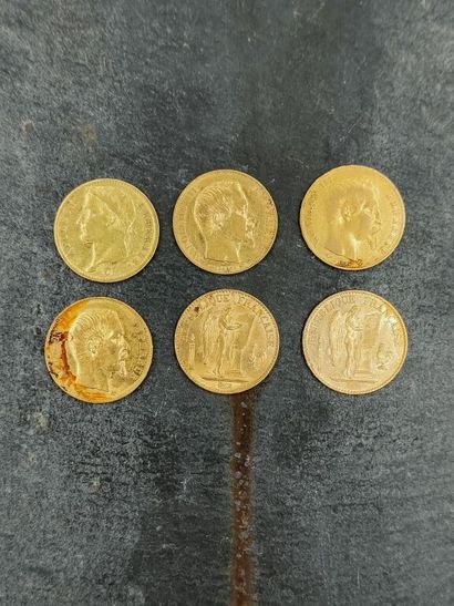 null Ensemble de six pièces de 20 francs en or 900 mm :

- Napoléon tête laurée,...