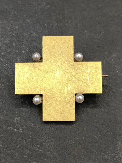 BROCHE en or jaune 750 mm formant une croix...