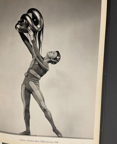 null [Photography] [Dance] [Nude]. Georges Platt Lynes (1907-1955)

2 books.



-...