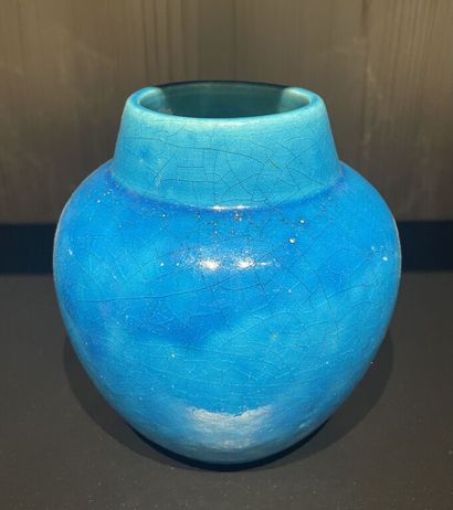  Edmond LACHENAL (1855-1948) 
Vase globulaire à col légèrement resserré en céramique...