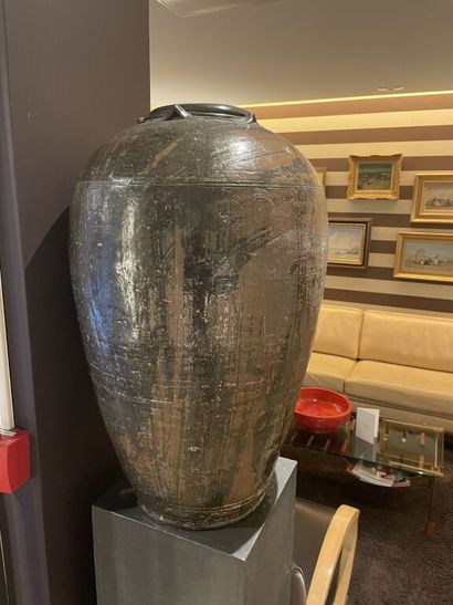 TRAVAIL DU XXe siècle 

Important vase ovoïde...