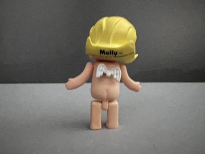 null KENNYSWORK.

Molly Angel, 2006. 

Little Molly Series. 

H. 7 cm. 

In its original...