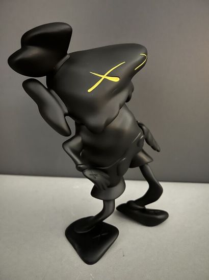 null KAWS & Robert LAZZARINI & MEDICOM.

Distorted Companion (Black), 2010.

Kaws...