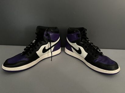 null [JUDICIAL CHARGES : 14,28% VAT included] Pair of high top sneakers NIKE model...