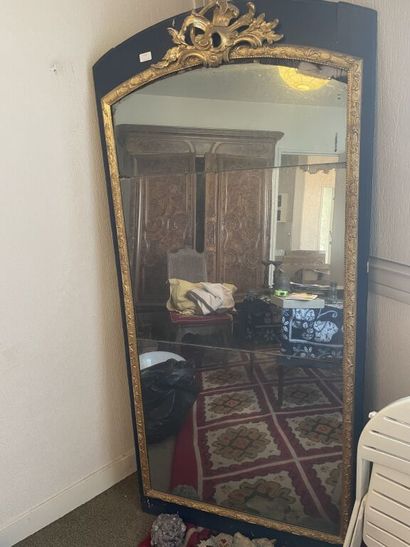 Large rectangular mirror in gilded and carved...