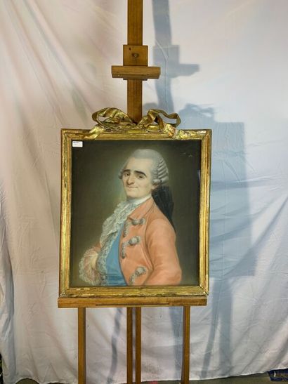 null École française du XVIIIe siècle

Portrait de gentilhomme.

Pastel sur papier.

Porte...