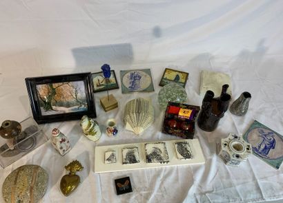 Manette : lot d'objets de décoration (vase...