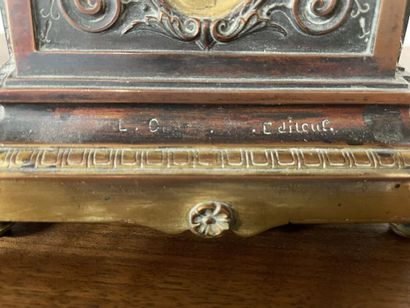 null Maison Léopold OUDRY 

Boîte à bijoux du XIXe siècle reprenant la forme du sarcophage...