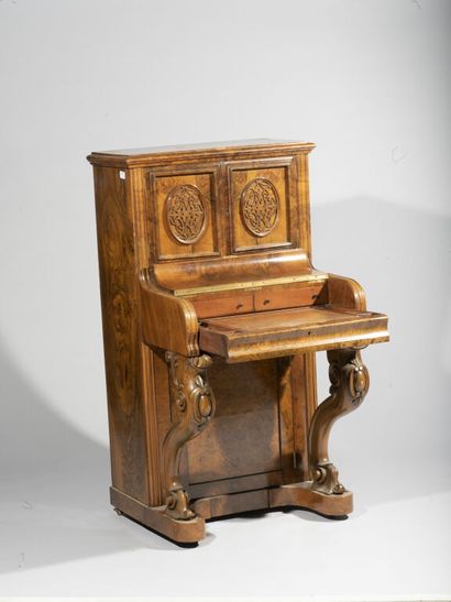  Davenport desk in burr walnut veneer, veneered on all sides, the upper part opening...