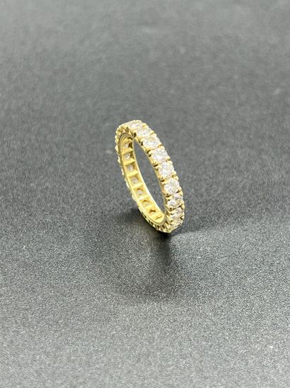 null American ALLIANCE in yellow gold and diamonds.

Total weight of the diamonds...