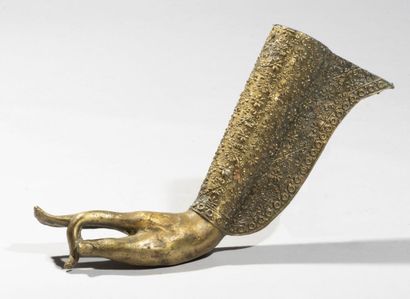 THAILAND. 
Hand and forearm in bronze, the...