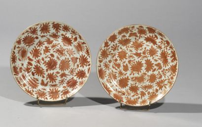 CHINA.

Pair of iron-red porcelain plates,...