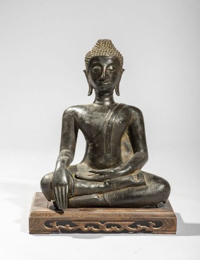 THAILANDE. 
Statuette de bouddha en bronze,...