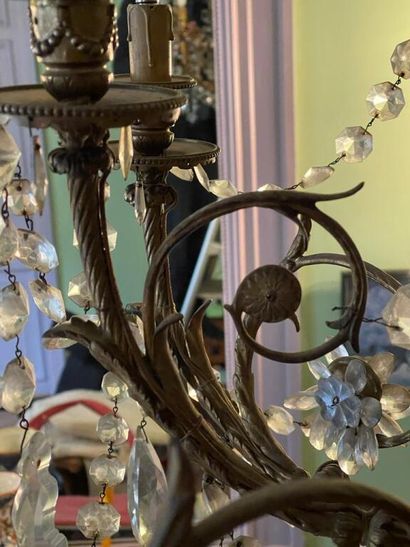  Chandelier with twelve chased and gilded bronze arms of light, decorated with pendants...