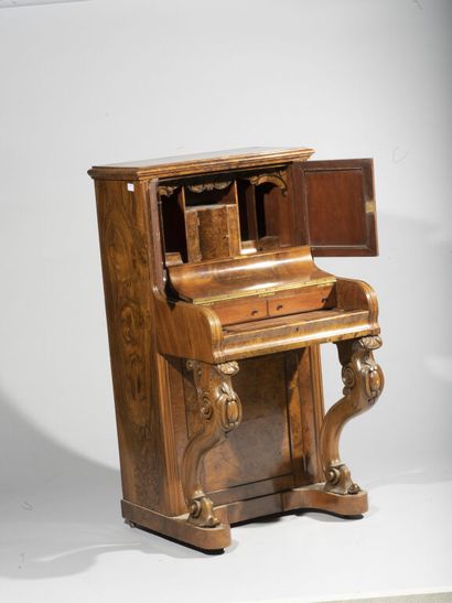 null Davenport desk in burr walnut veneer, veneered on all sides, the upper part...