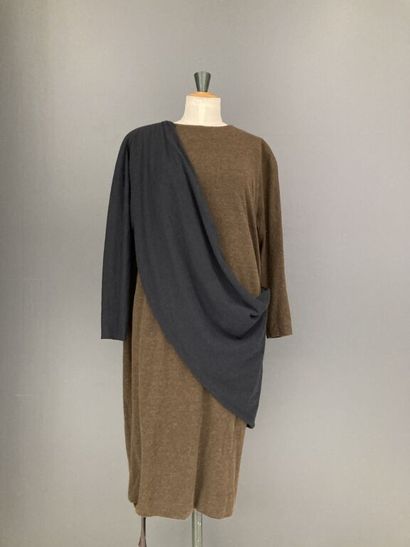  PIERRE CARDIN 
Chocolate wool and angora blend dress, round neckline, right shoulder...