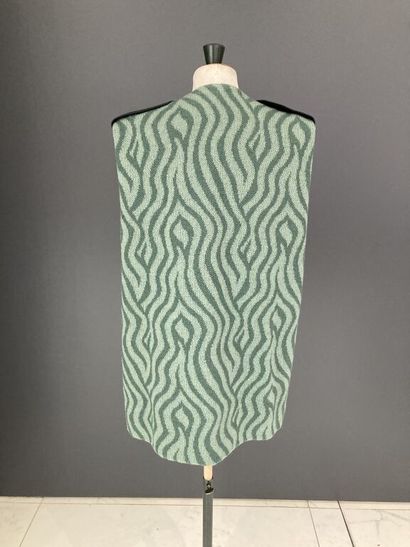 null PIERRE CARDIN, circa 1970

Sleeveless tunic in wool blend and moss green acrylic...