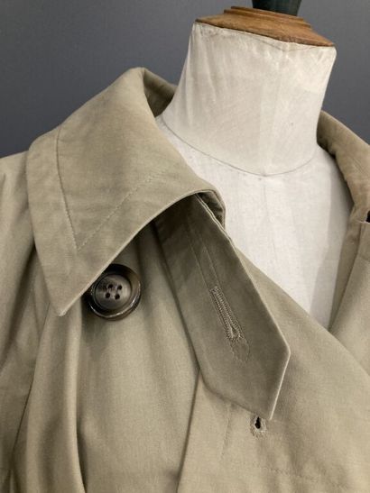 null YVES SAINT LAURENT Rive Gauche, circa 1990

Trench coat in mastic cotton, collar...
