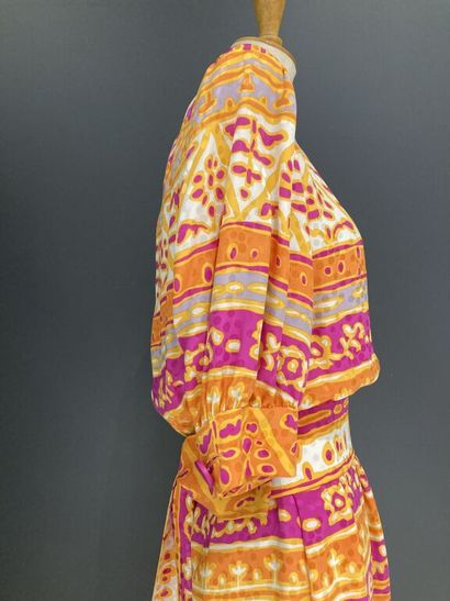 null GIVENCHY Nouvelle Boutique

N°47680

Robe en soie imprimée de rayures horizontales...