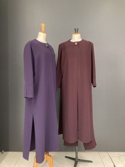 null PIERRE CARDIN

Lot including:

- A set in brown/plum mixed viscose consisting...