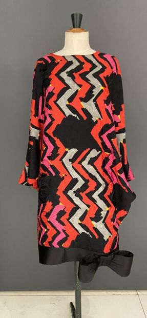  PIERRE CARDIN 
Cocktail dress in printed silk in red, pink, gray, black with vertical...