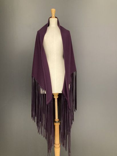 null HERMES Paris

Eggplant cashmere triangular shawl with colored lambskin bangs...