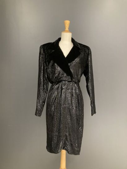  GIVENCHY New Boutique 
Small dinner dress in black velvet and lurex blend with shiny...