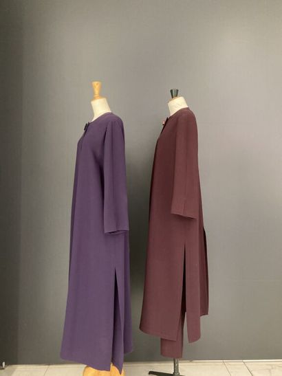  PIERRE CARDIN 
Lot including: 
- A set in brown/plum mixed viscose consisting of...