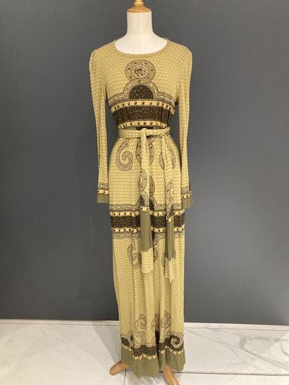  HERMES Paris 
Long dress in silk jersey with a mosaic-like frieze and shell motif...