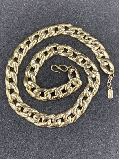 null YVES SAINT LAURENT, made in France

Gold-plated metal chain belt, S-shaped hook...