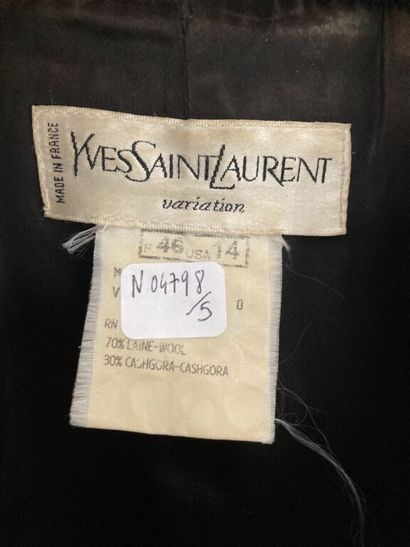 null YVES SAINT LAURENT Variation

Veste esprit caban en mélange de laine et cashgora...