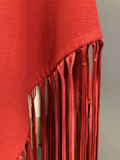 null HERMES Paris

Châle triangulaire en mélange de laine et cachemire rouge Hermès...
