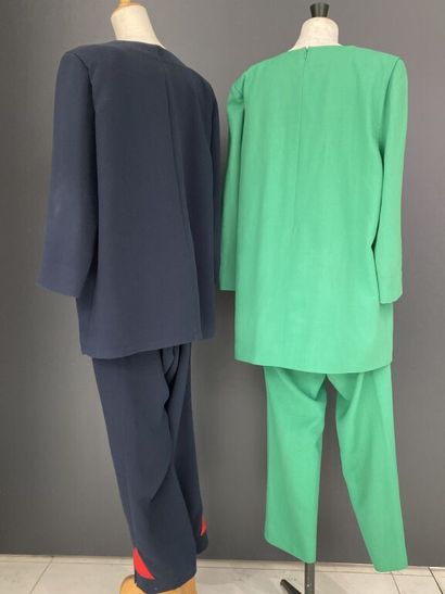 null PIERRE CARDIN

Lot including:

- A set in apple green wool crepe composed of...