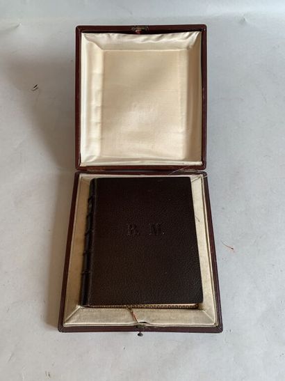 null Book of hours in-4 in dark brown grained leather, the edge gilt, monogrammed...