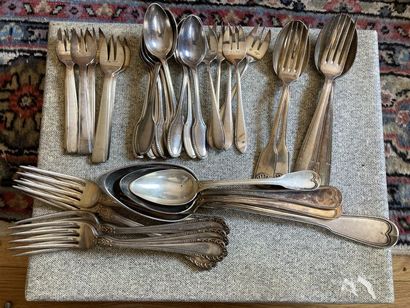 null Important lot of silver plated cutlery including ten small spoons model net...