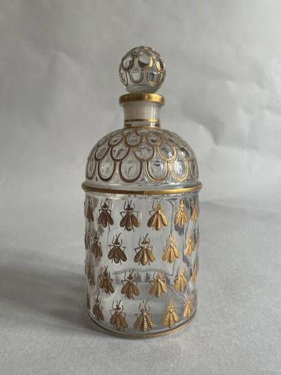 null GUERLAIN

Imperial Eau de Cologne.

Perfume bottle in cut glass and decorated...