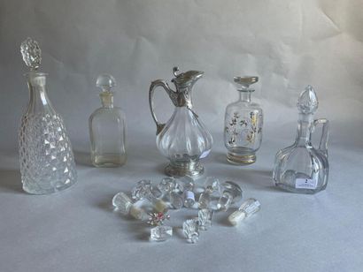 Lot of 5 decanters including : 
-A glass...