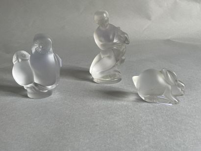 LALIQUE FRANCE 
Set of two small glass sculptures...