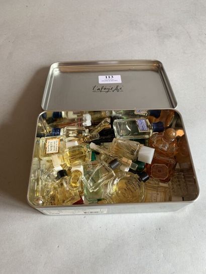 null In a box: important lot of twenty miniatures of perfume of which Ivory of Balmain,...