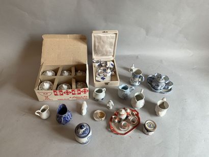 null Lot of dinettes or part of dinettes in polychrome porcelain. 

We joined various...
